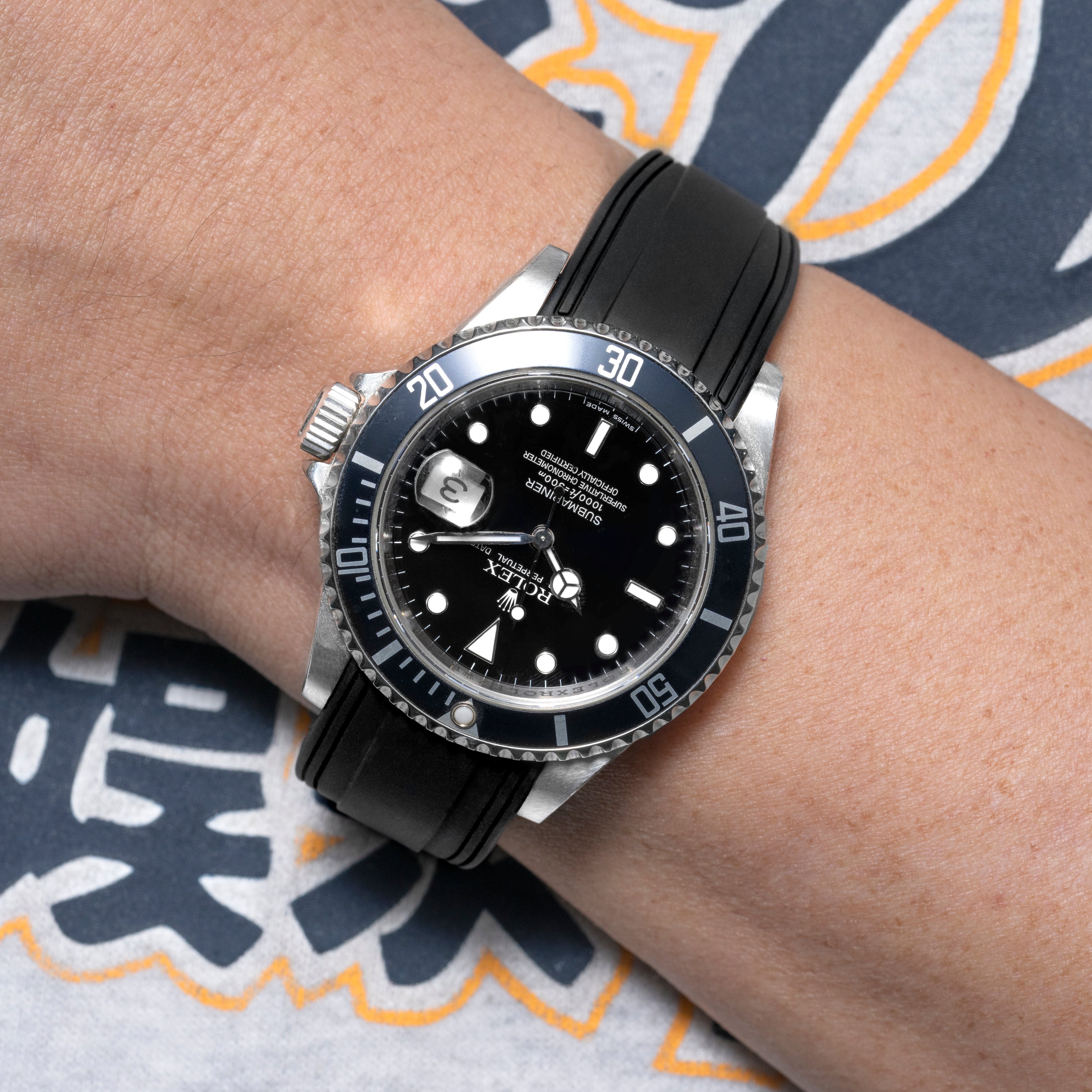 Solitaire Rubber straps in Classic Black for Rolex Submariner 116610LN Solitaire Official